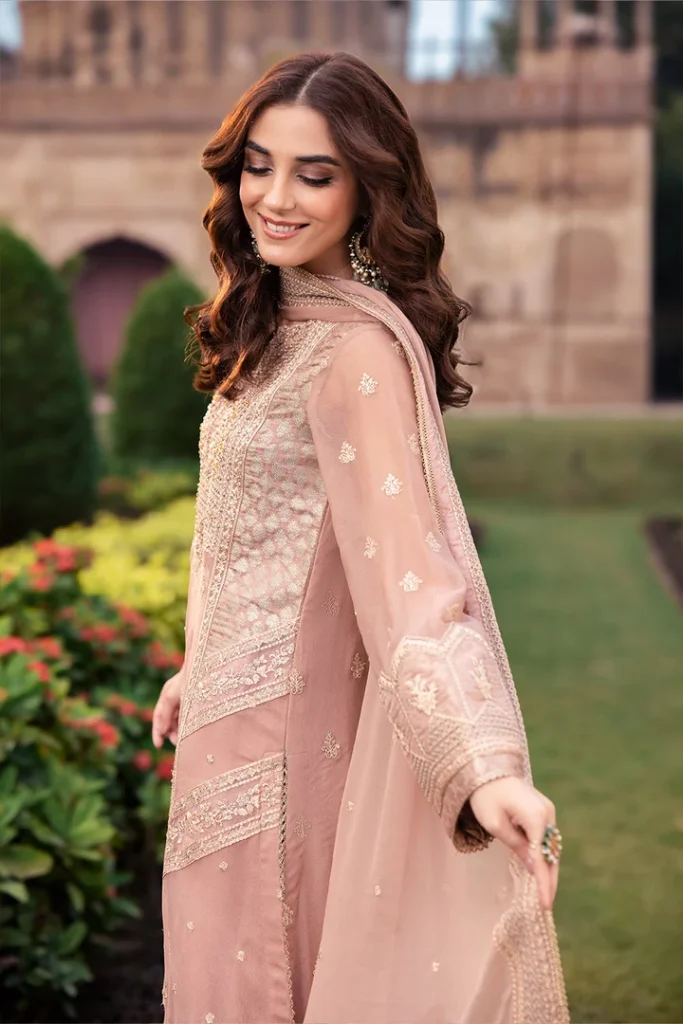 Aneela’s 3-Piece Dhanak Suit – Brand Code 7426 - alternate view